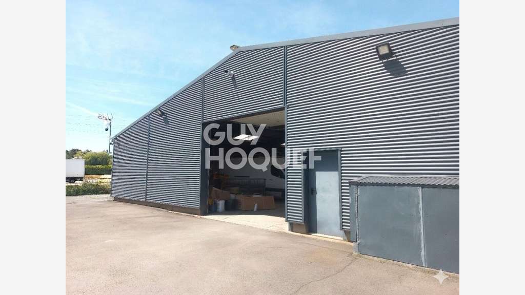 Vente local d'activité mixte 600m² à Quévert
