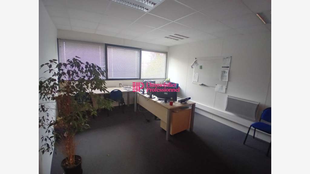 Vente local d'activité bureaux de 620m² à Quimper