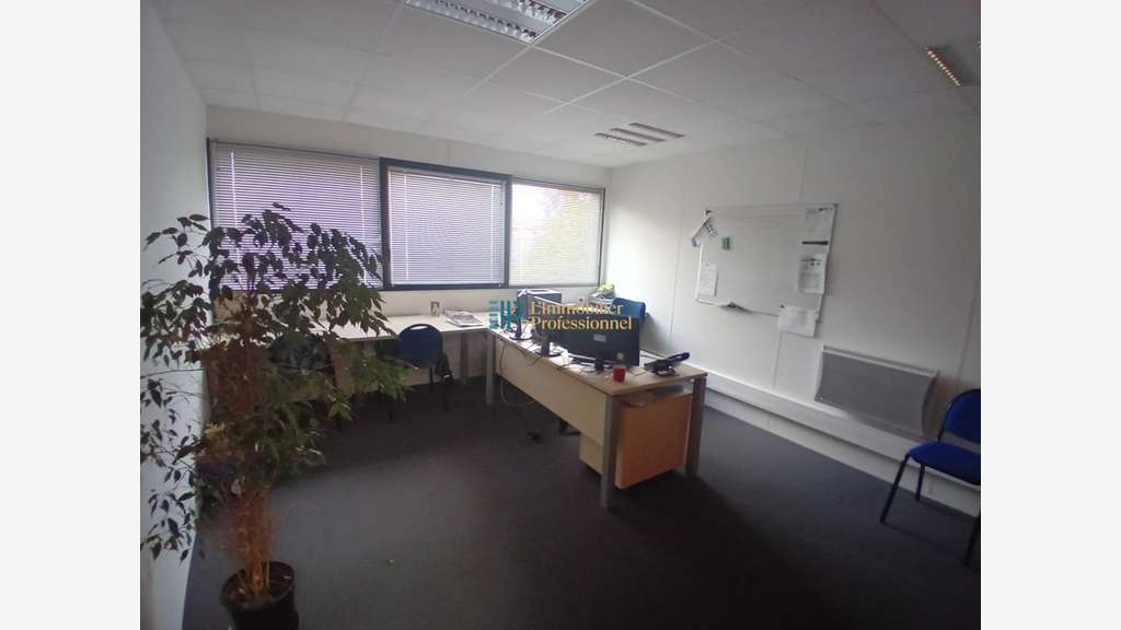 Vente local d'activité bureaux de 620m² à Quimper
