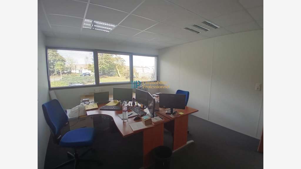 Vente local d'activité bureaux de 620m² à Quimper