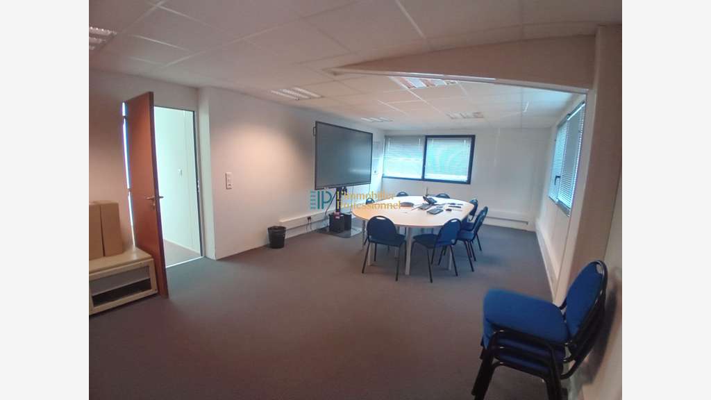 Vente local d'activité bureaux de 620m² à Quimper