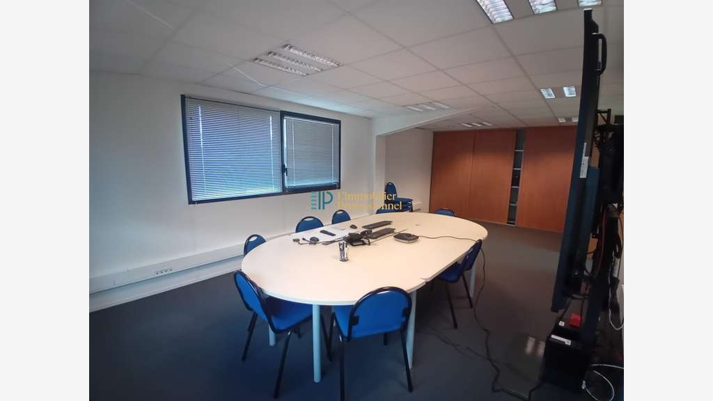 Vente local d'activité bureaux de 620m² à Quimper