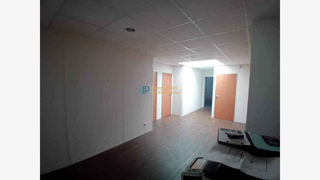 Vente local d'activité bureaux de 620m² à Quimper