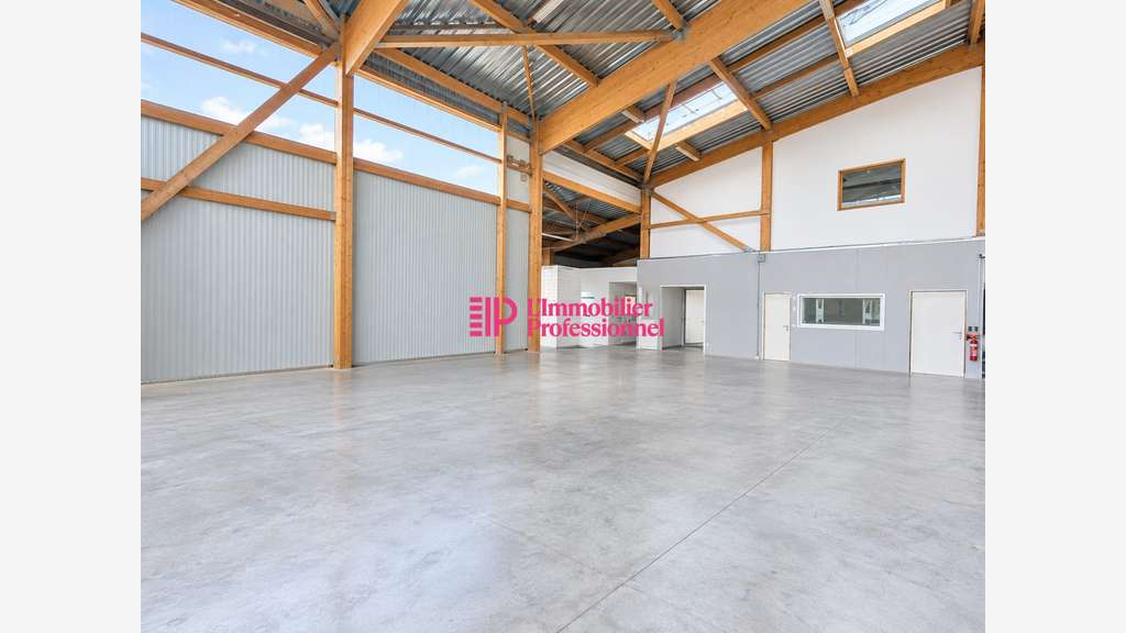 Vente local d'activité bureaux de 570m² à Quimper
