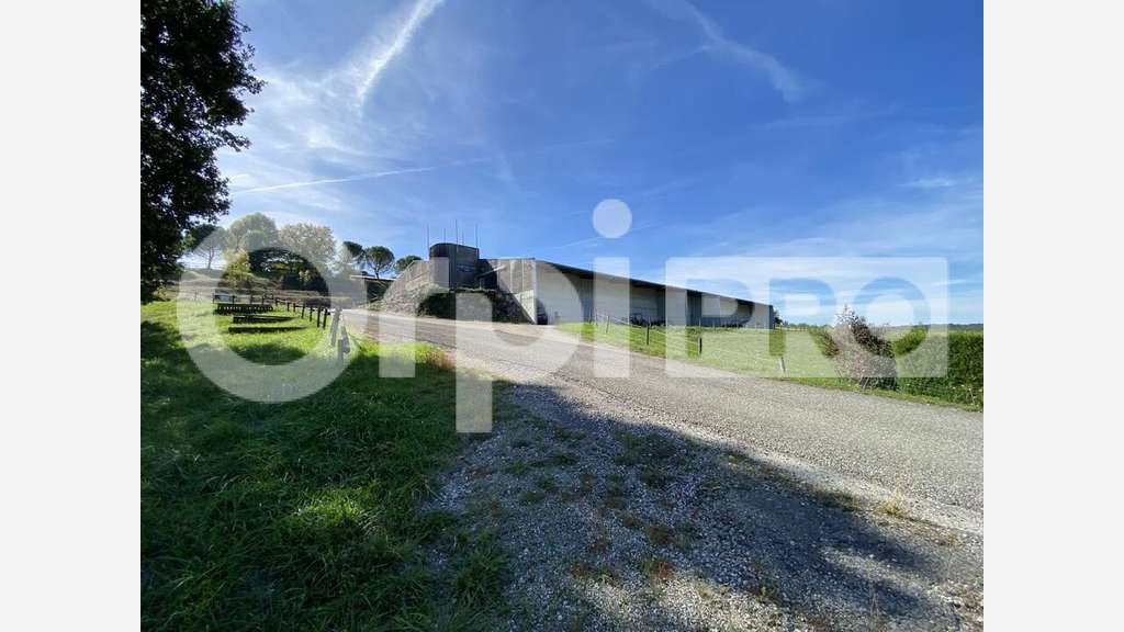 Vente ensemble immobilier de 4000m² à Réalville