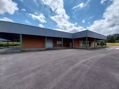 À vendre bâtiment industriel 2500m² à Remomeix N59