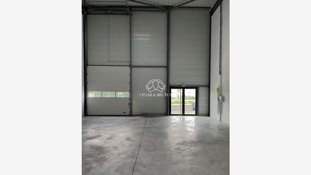 AV local d’activité neuf 400m² à Rillieux-la-Pape