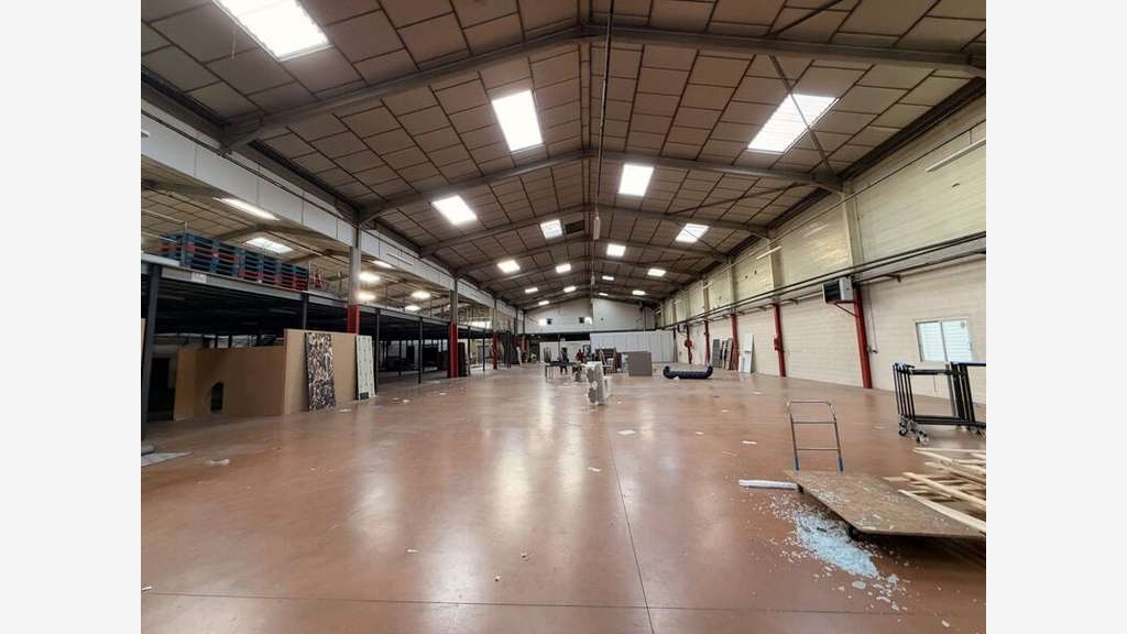 Rillieux-la-Pape - Locaux d'activités / showroom /