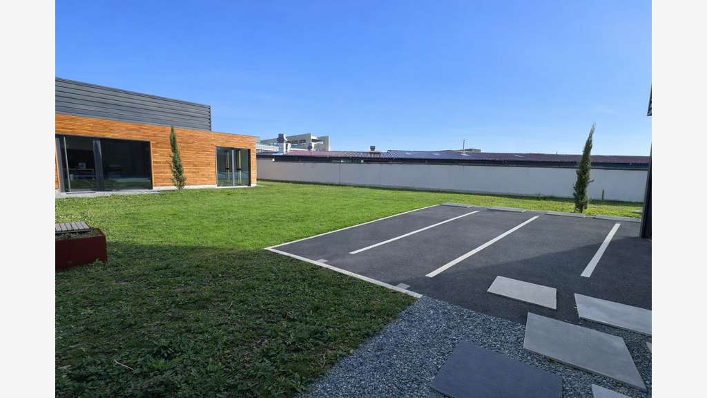 Vente ensemble de bâtiments avec terrain à Roanne