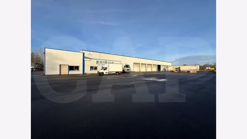 Vente bâtiment stockage bureaux 2520m² Romagné