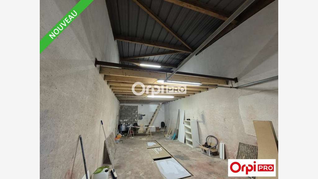 Local d'activité à vendre 730m² à Mours