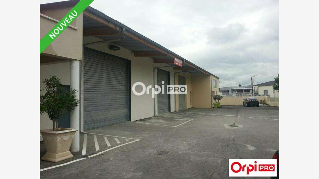 Local d'activité à vendre 730m² à Mours