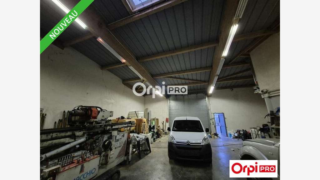Local d'activité à vendre 730m² à Mours