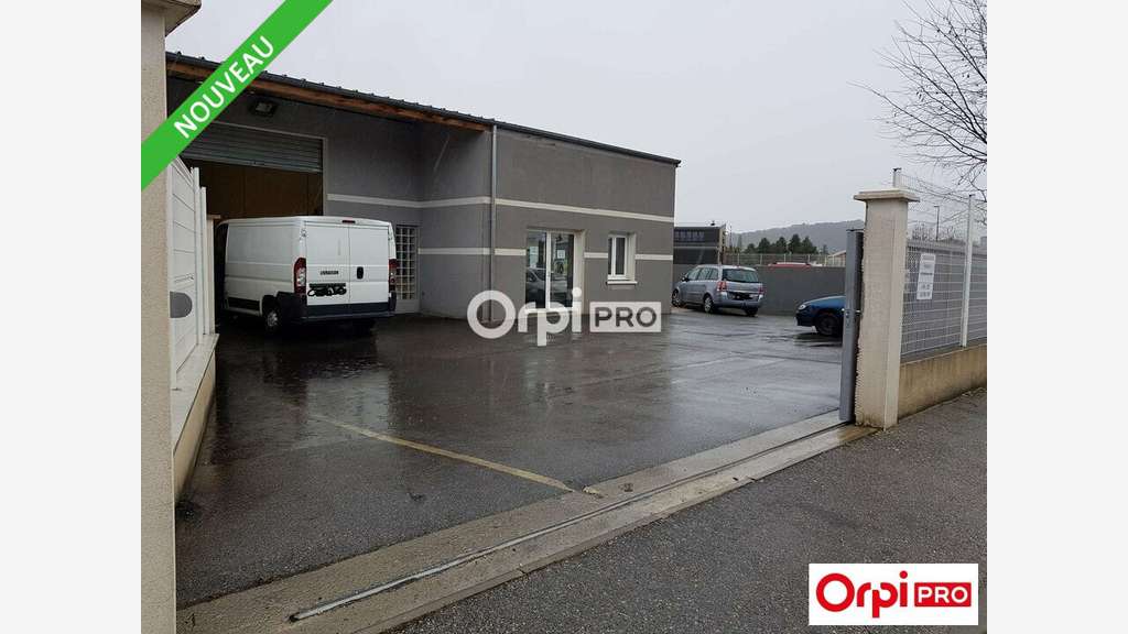 Local d'activité à vendre 730m² à Mours