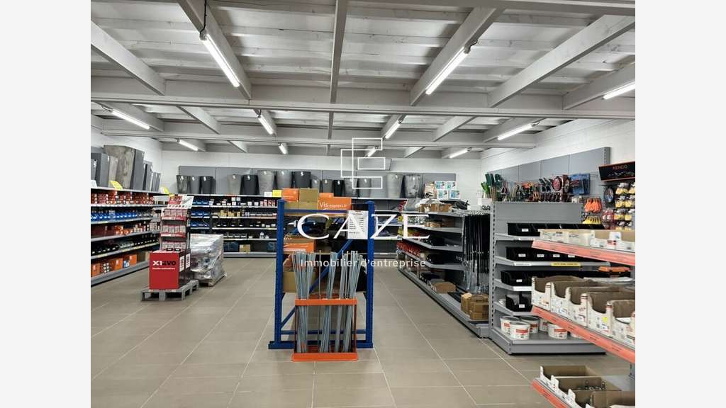 ENTREPOT A VENDRE - GRAND FONCIER