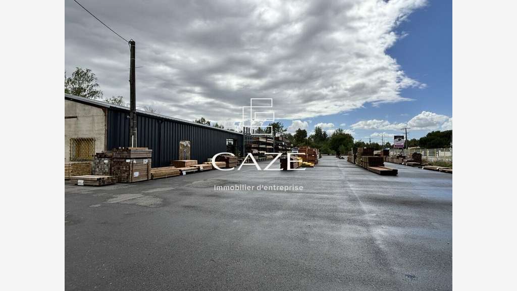 ENTREPOT A VENDRE - GRAND FONCIER