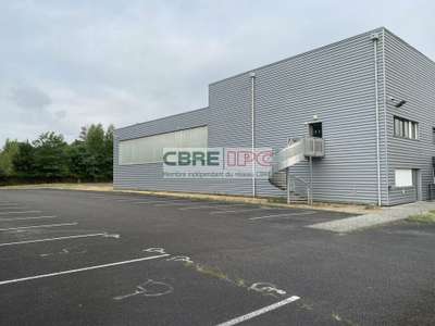 Vente entrepôt bureau de 1270m² en zac Saint Avit