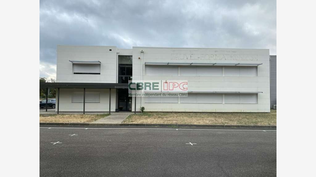 Vente entrepôt bureau de 1270m² en zac Saint Avit