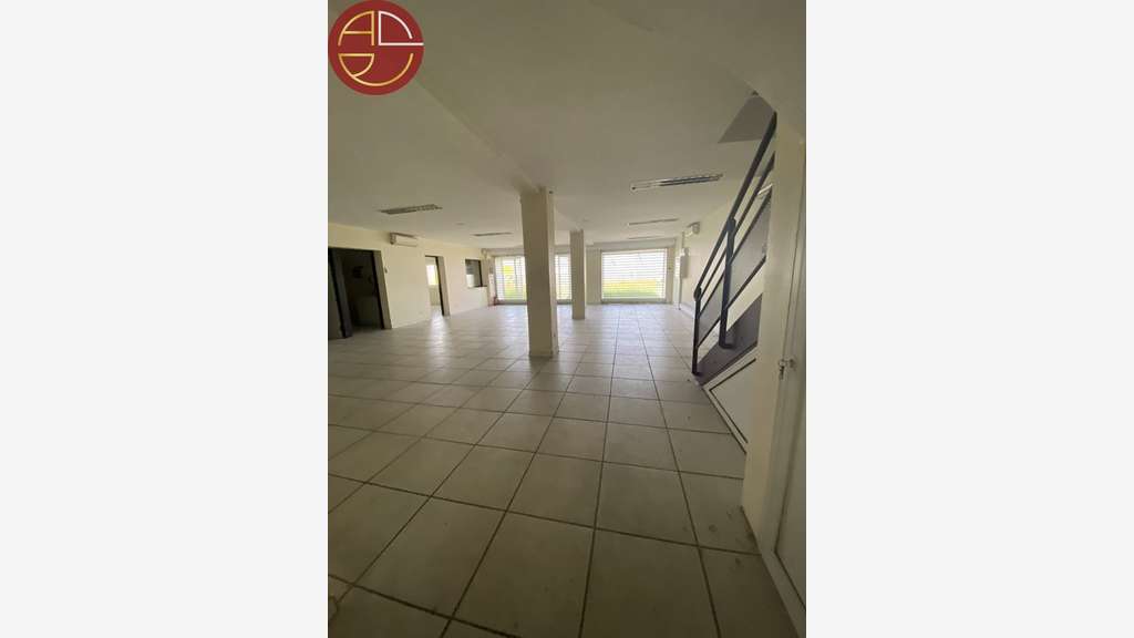Bâtiment d'activité 1775m² à vendre à Saint-Alban