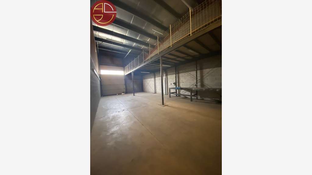Bâtiment d'activité 1775m² à vendre à Saint-Alban