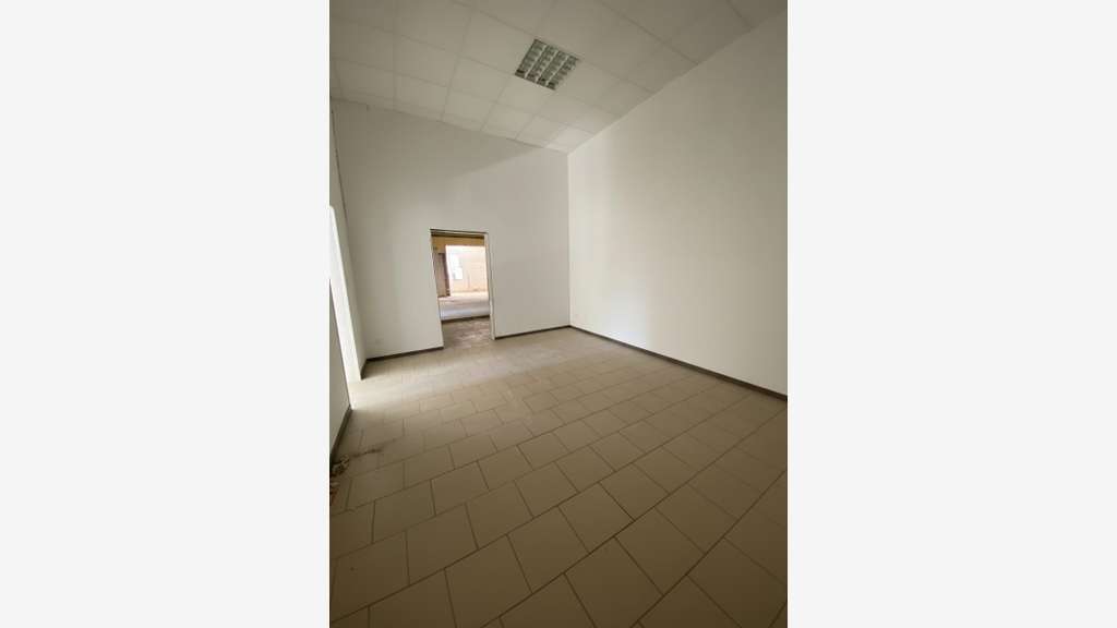 Entrepôt de 770m² à vendre Saint Aubin sur Gaillon