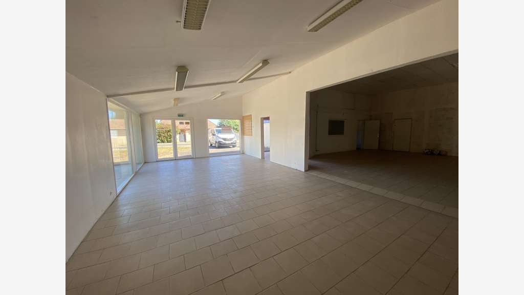 Entrepôt de 770m² à vendre Saint Aubin sur Gaillon