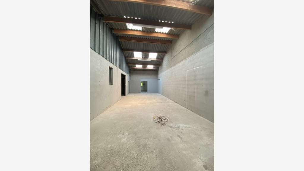 Entrepôt de 770m² à vendre Saint Aubin sur Gaillon