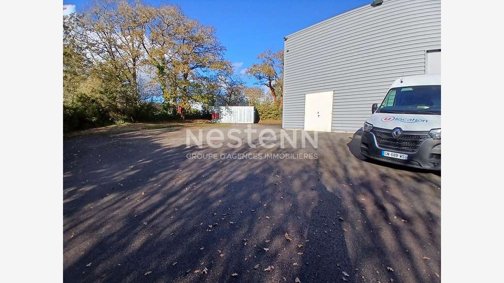 A vendre local d'activité 1500m² en ZA sur Vannes 