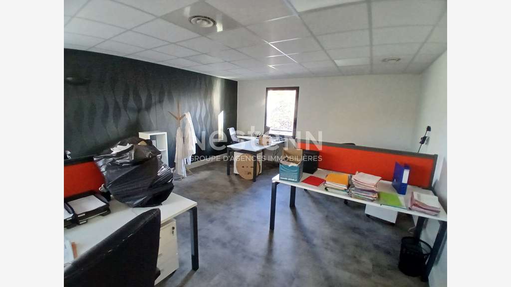 A vendre local d'activité 1500m² en ZA sur Vannes 