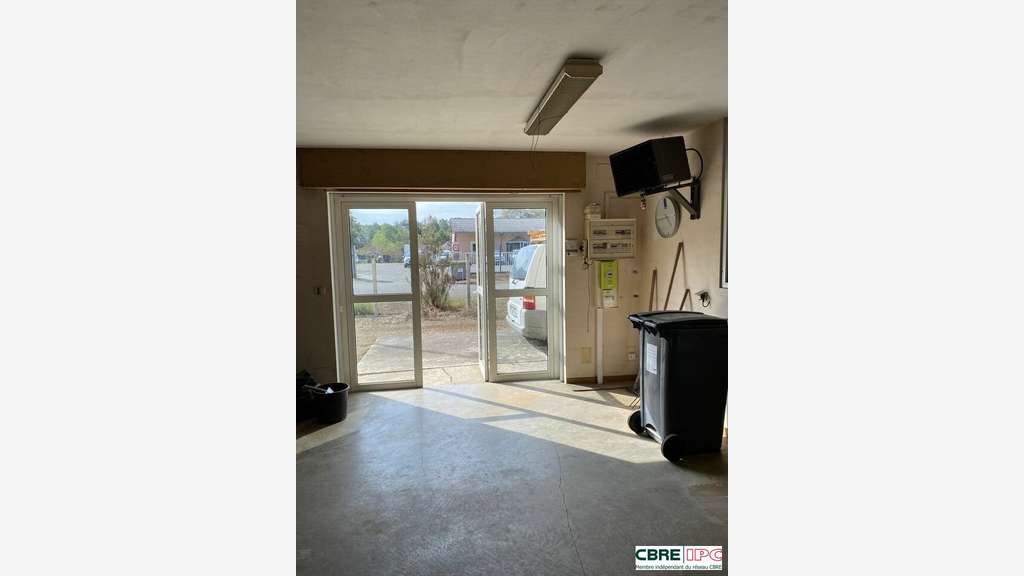 Vente local d'activités 282m² à Saint-Avit
