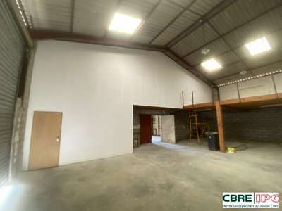 Vente local d'activités 282m² à Saint-Avit