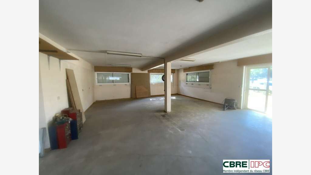 Vente local d'activités 282m² à Saint-Avit