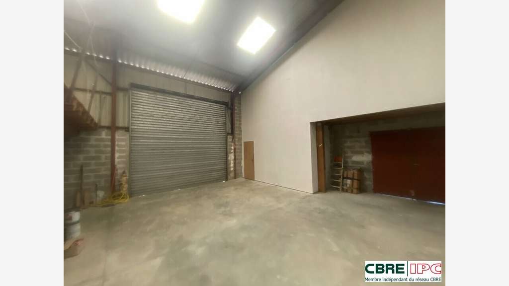 Vente local d'activités 282m² à Saint-Avit
