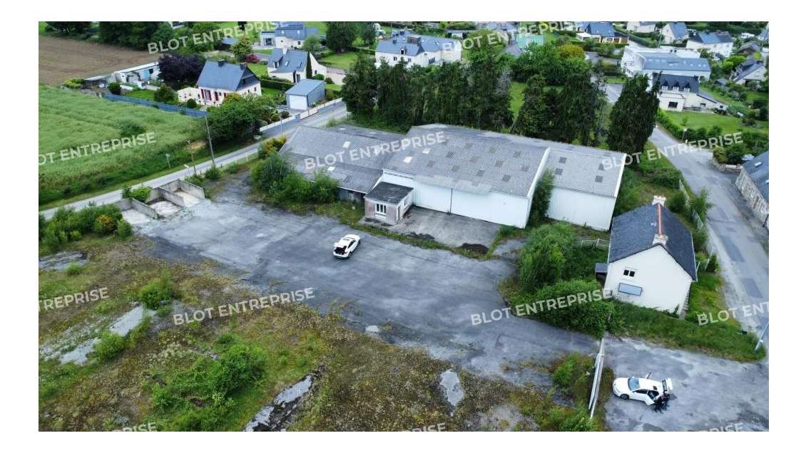 A vendre local d'activités 950m² à Saint-Barnabé