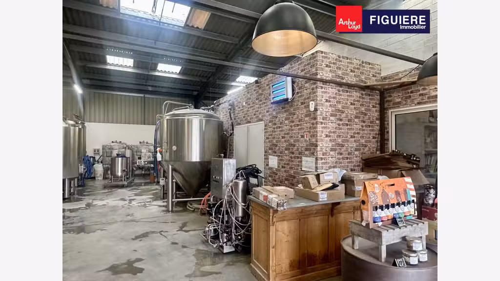 En EXCLUSIVITE - Locaux d'activités à VENDRE sur S