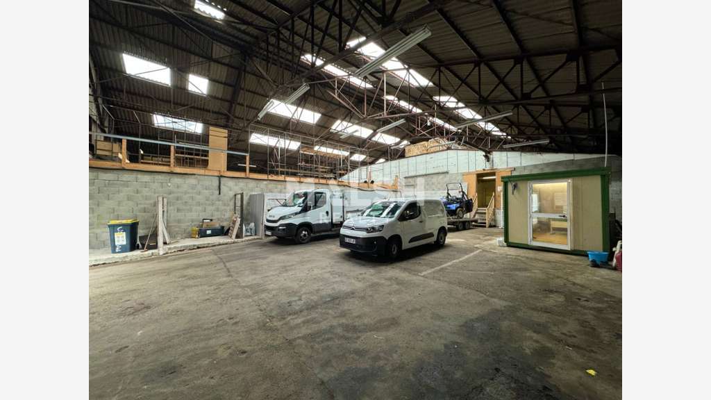 Local d'activités à vendre 985m² Saint-Étienne