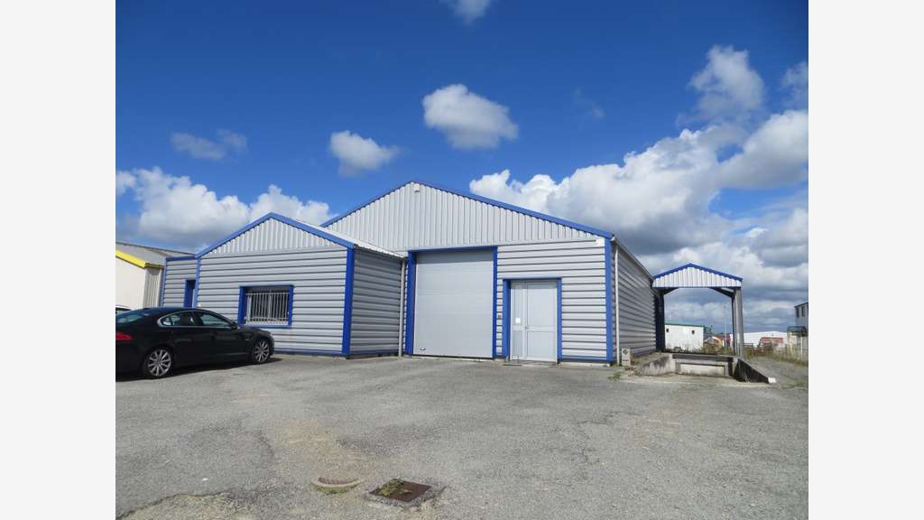 Local d'activité 359m² à vendre à Saint-Évarzec