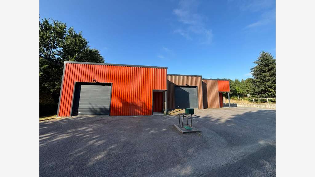 Local d'activité 143m² terrain 1400m² Quimper Sud