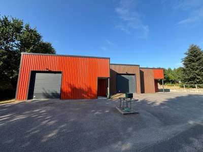 Local d'activité 143m² terrain 1400m² Quimper Sud