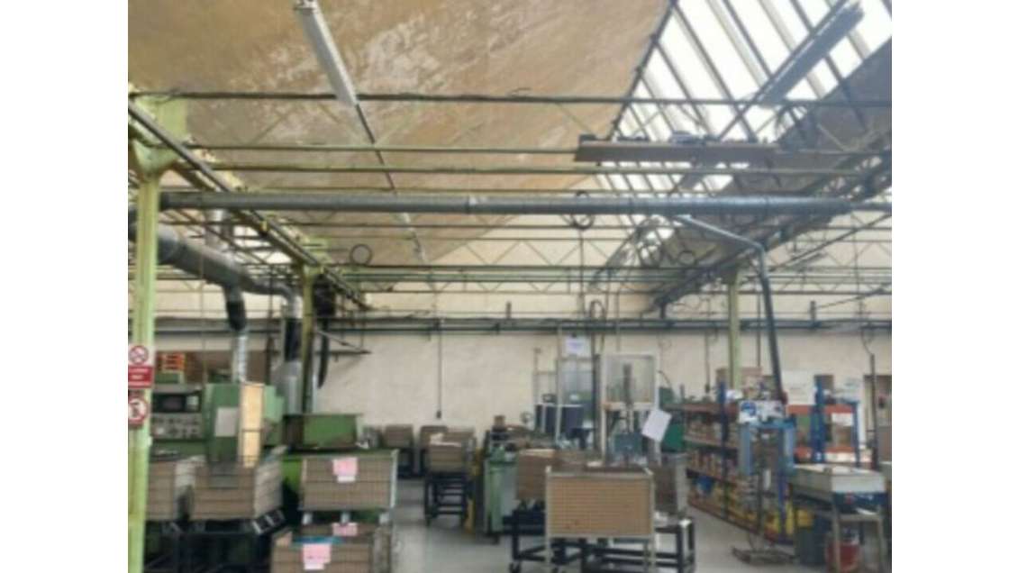 Site industriel 3000m² à vendre à 1 h de Valence