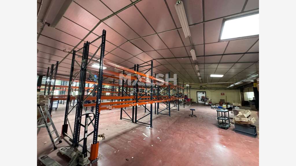 A vendre local industriel 2848m² à Saint-Galmier
