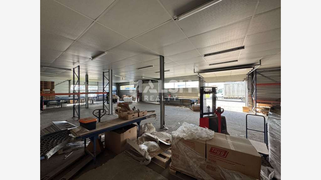 A vendre local industriel 2848m² à Saint-Galmier