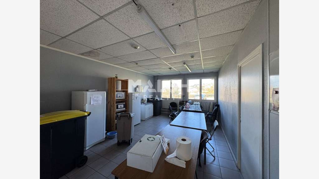A vendre local industriel 2848m² à Saint-Galmier