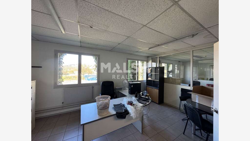 A vendre local industriel 2848m² à Saint-Galmier