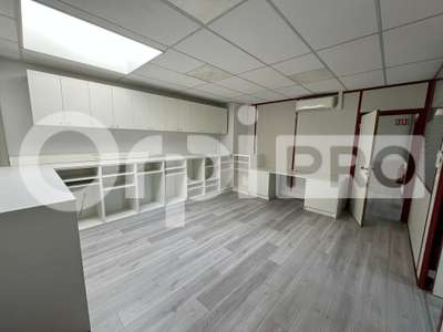 Vente Locaux d'activités - Entrepôts à Saint-Genis-Laval