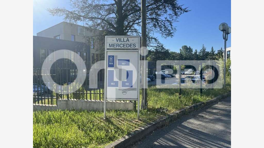 A vendre bureaux à St-Genis-Laval Villa Mercedes