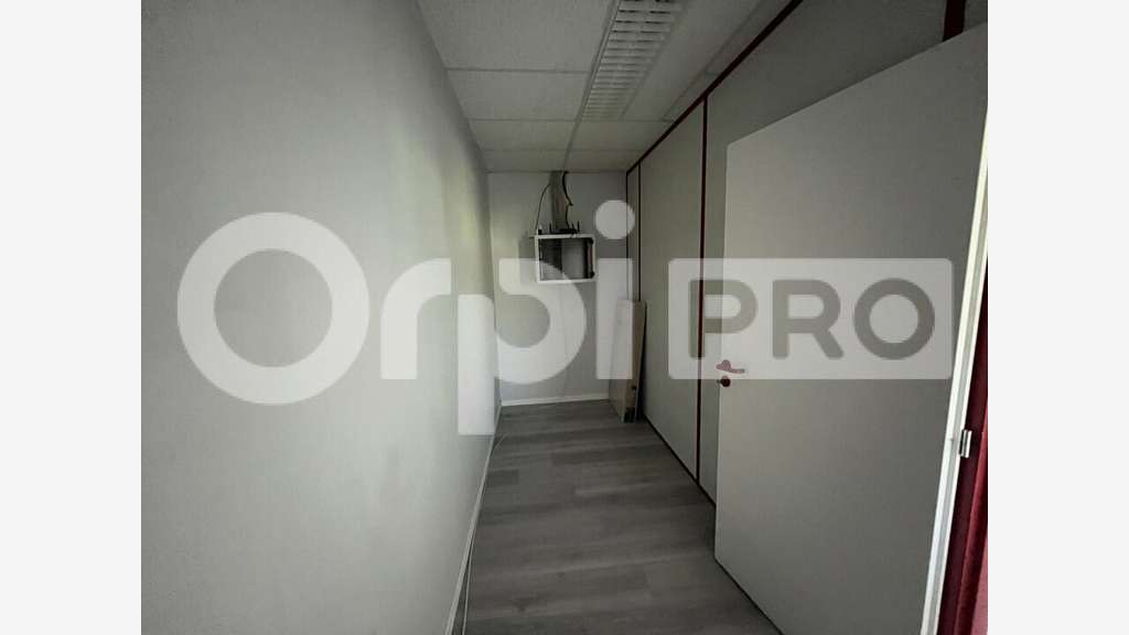 A vendre bureaux à St-Genis-Laval Villa Mercedes