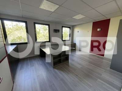 A vendre bureaux à St-Genis-Laval Villa Mercedes