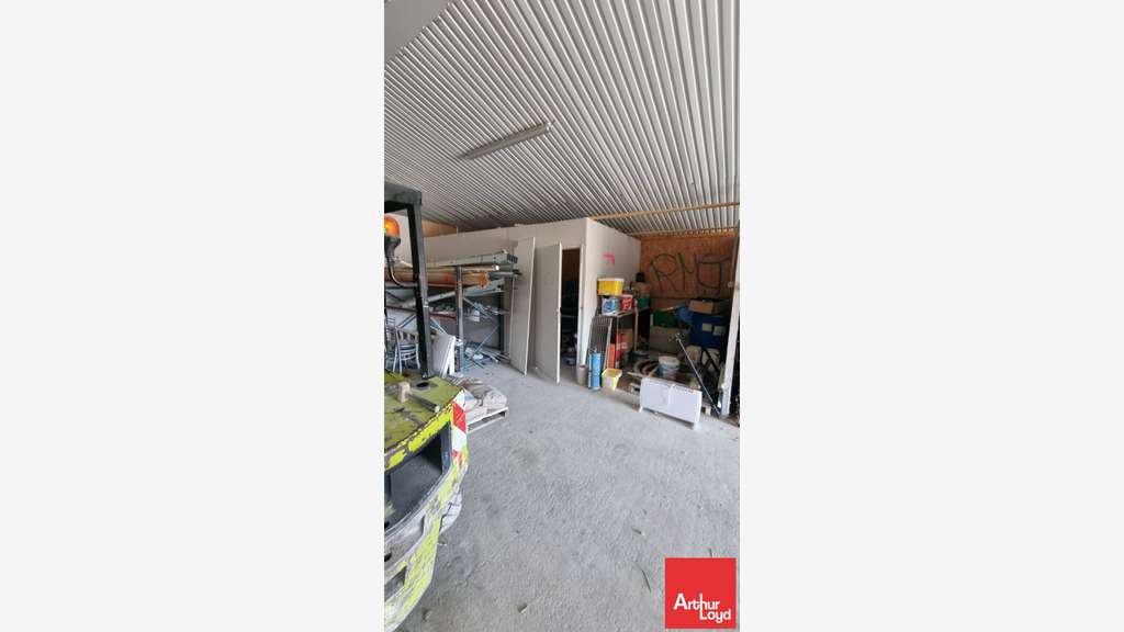 AV local 109m² à Saint-Georges-lès-Baillargeaux