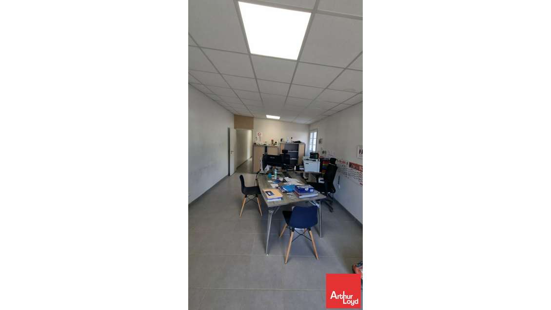 AV local 109m² à Saint-Georges-lès-Baillargeaux